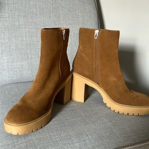 Dolce Vita Suede caramel color zip boot